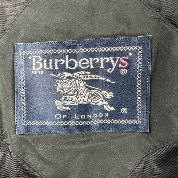 Burberrys of London Black Quilted Jacket Size M Faux Fur Collar - Picture 9 of 16